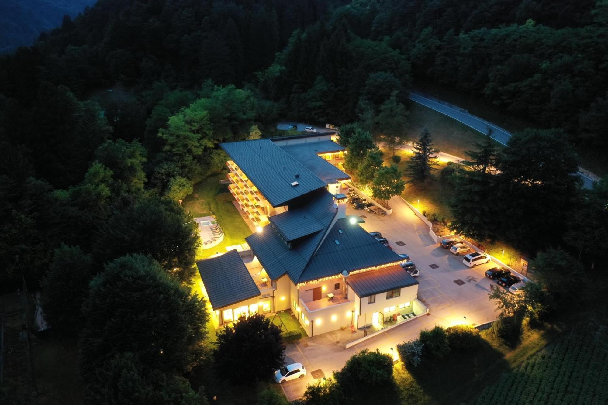 Vital Hotel Flora Comano Terme Bagian luar foto
