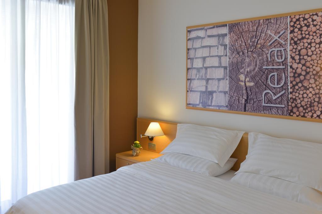 Vital Hotel Flora Comano Terme Bagian luar foto