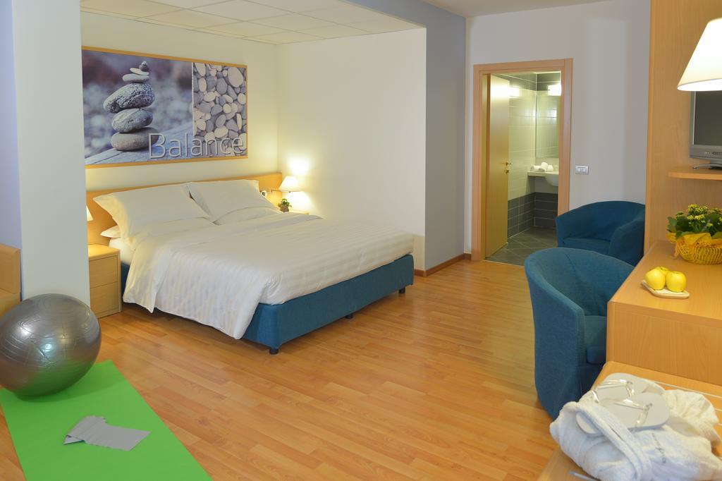 Vital Hotel Flora Comano Terme Bagian luar foto