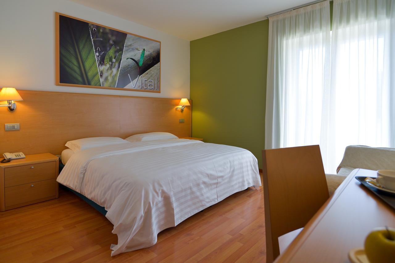 Vital Hotel Flora Comano Terme Bagian luar foto
