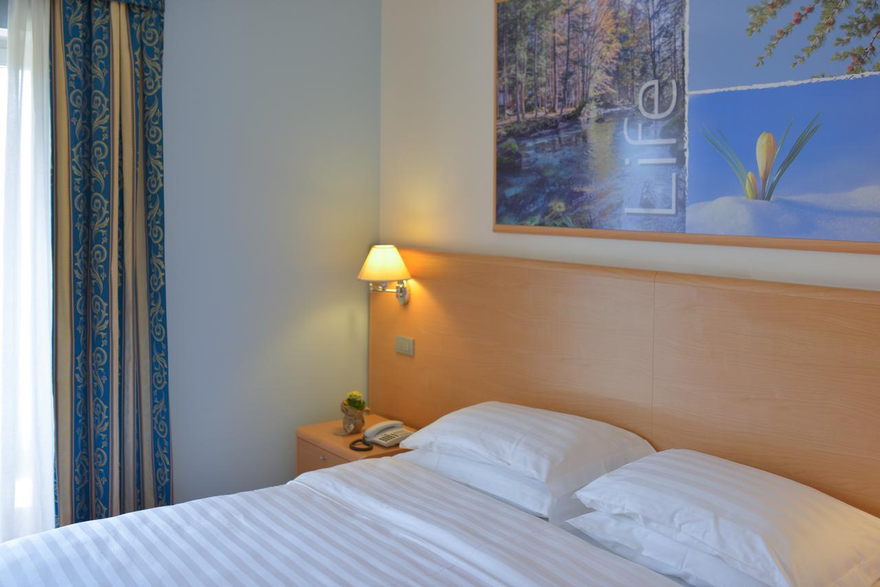 Vital Hotel Flora Comano Terme Bagian luar foto