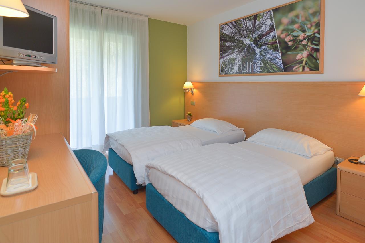 Vital Hotel Flora Comano Terme Bagian luar foto
