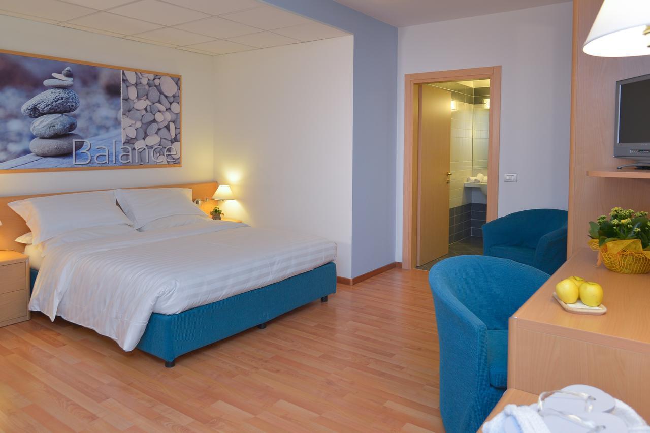 Vital Hotel Flora Comano Terme Bagian luar foto