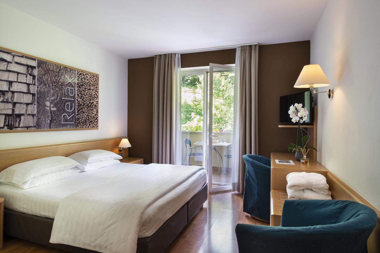 Vital Hotel Flora Comano Terme Bagian luar foto