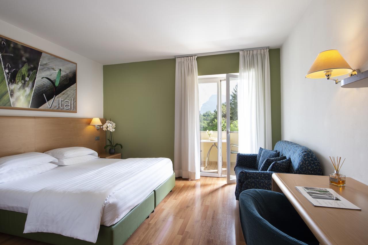 Vital Hotel Flora Comano Terme Bagian luar foto
